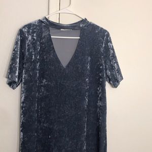 Très Bien Blue Crushed Velvet Shift Dress